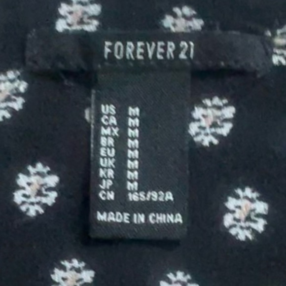 Forever 21 neutral lightweight multipoint open front cardigan. Size M - Picture 4 of 4